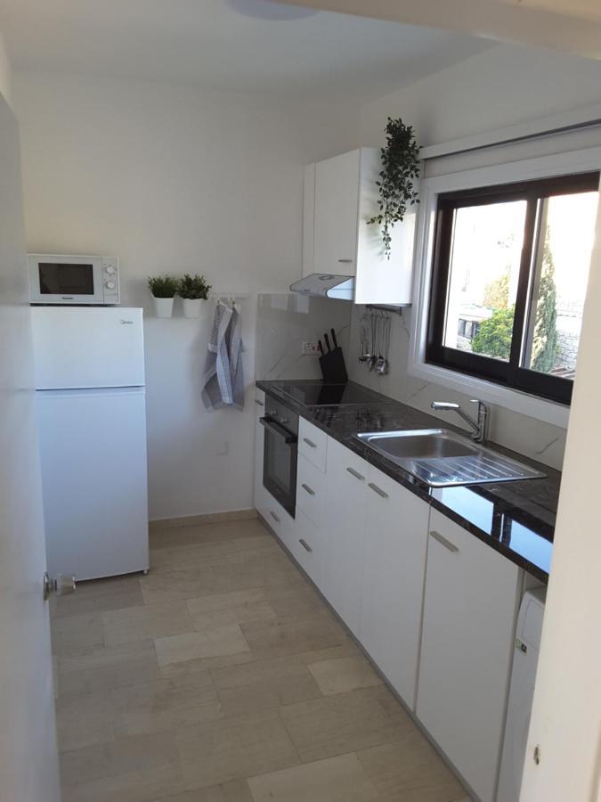 Blue Coast Semeli By The Sea Apartment Пафос Екстериор снимка